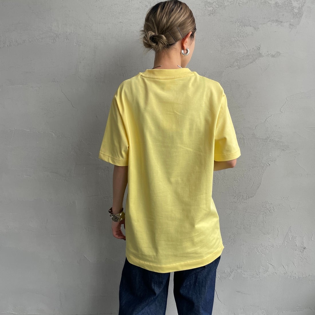 LACOSTE [ラコステ] クルーネックTシャツ [TH5582] 107 YELLOW &&モデル身長：150cm 着用サイズ：2&&