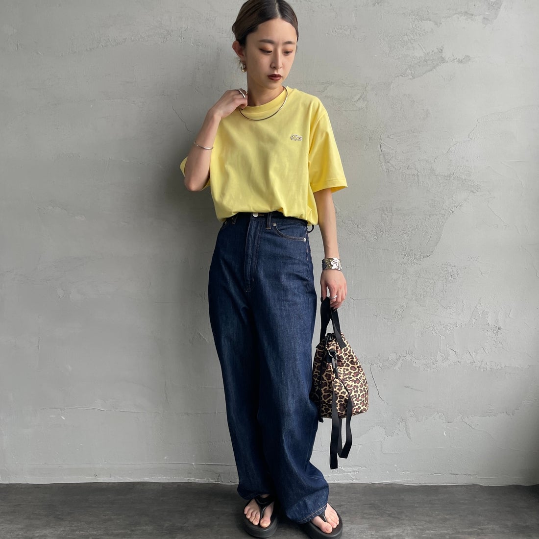 LACOSTE [ラコステ] クルーネックTシャツ [TH5582] 107 YELLOW &&モデル身長：150cm 着用サイズ：2&&