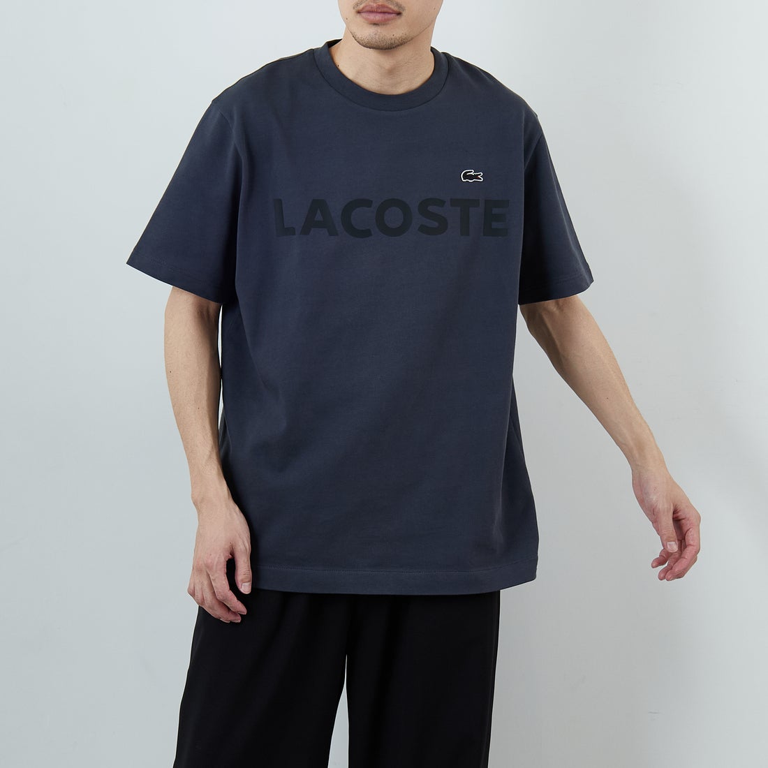 LACOSTE [ラコステ] ヘビーウェイトロゴTシャツ [TH2299] S5T GRAPHI &&モデル身長：168cm 着用サイズ：4&&