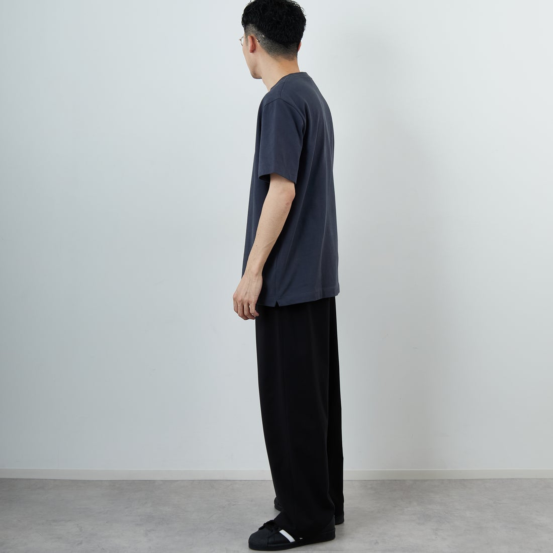 LACOSTE [ラコステ] ヘビーウェイトロゴTシャツ [TH2299] S5T GRAPHI &&モデル身長：168cm 着用サイズ：4&&