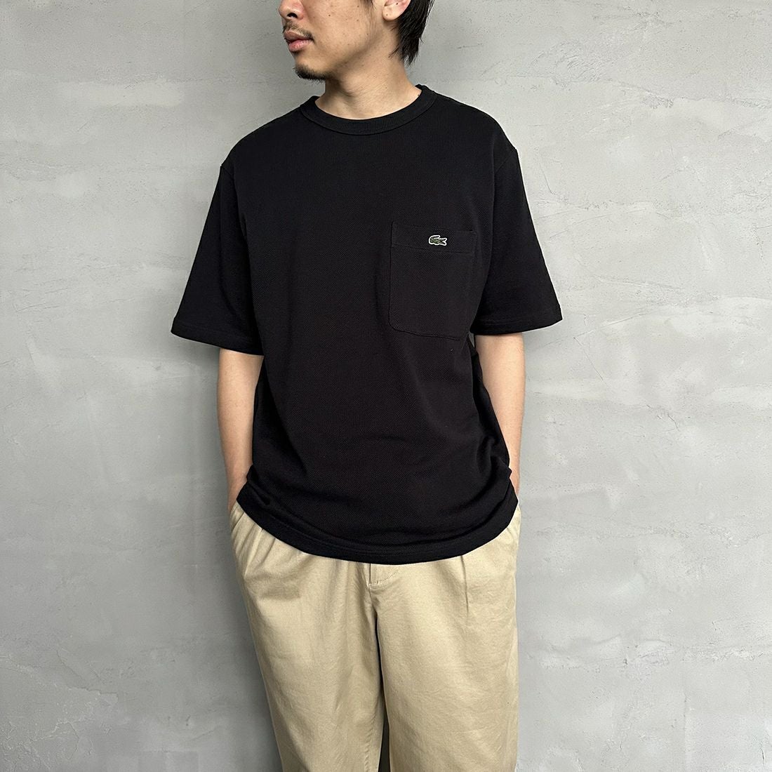 LACOSTE [ラコステ] ワンポイントロゴ 鹿の子ポケットTシャツ [TH4921] 031 BLACK&&モデル身長：173cm 着用サイズ：5&&