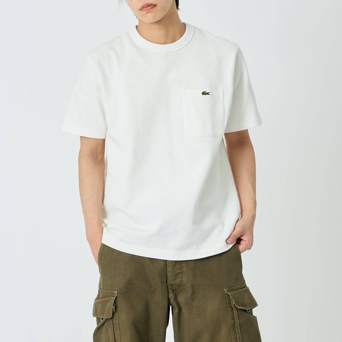 LACOSTE [ラコステ] ワンポイントロゴ 鹿の子ポケットTシャツ [TH4921] 70V WHITE &&モデル身長：179cm 着用サイズ：5&&