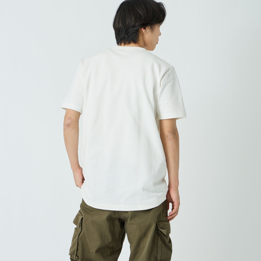 LACOSTE [ラコステ] ワンポイントロゴ 鹿の子ポケットTシャツ [TH4921] 70V WHITE &&モデル身長：179cm 着用サイズ：5&&