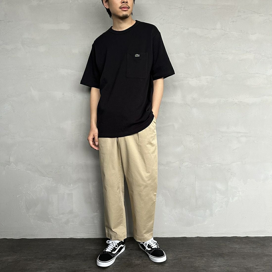 LACOSTE [ラコステ] ワンポイントロゴ 鹿の子ポケットTシャツ [TH4921] 031 BLACK&&モデル身長：173cm 着用サイズ：5&&