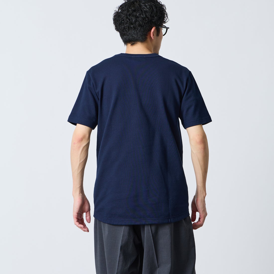 LACOSTE [ラコステ] ワンポイントロゴ 鹿の子ポケットTシャツ [TH4921] 166 NAVY B &&モデル身長：168cm 着用サイズ：3&&