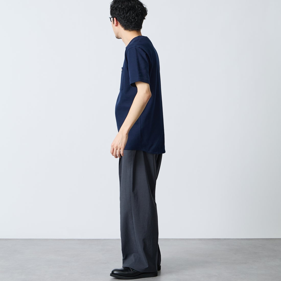 LACOSTE [ラコステ] ワンポイントロゴ 鹿の子ポケットTシャツ [TH4921] 166 NAVY B &&モデル身長：168cm 着用サイズ：3&&
