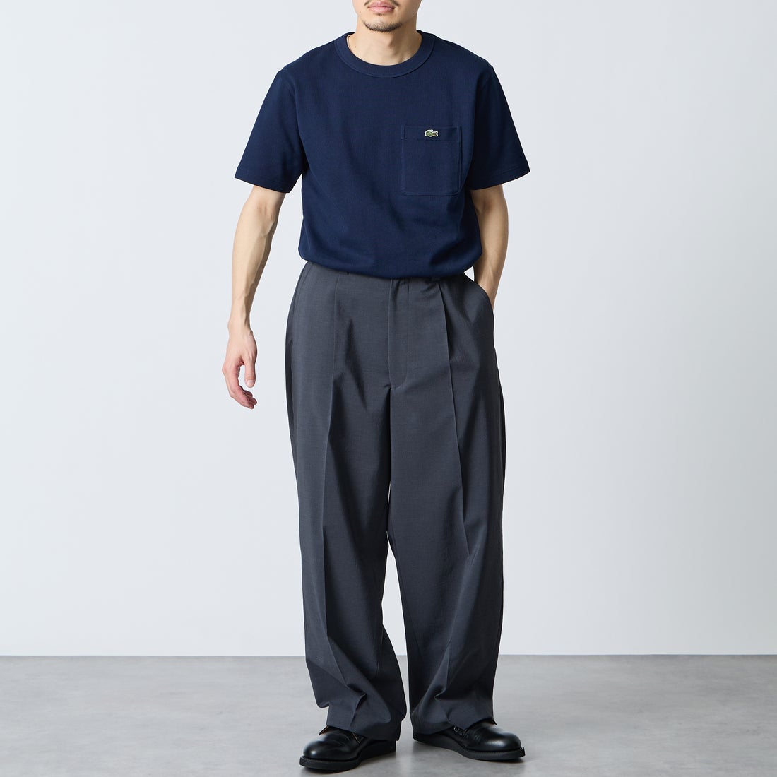 LACOSTE [ラコステ] ワンポイントロゴ 鹿の子ポケットTシャツ [TH4921] 166 NAVY B &&モデル身長：168cm 着用サイズ：3&&