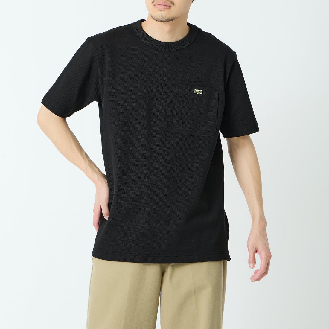 LACOSTE [ラコステ] ワンポイントロゴ 鹿の子ポケットTシャツ [TH4921] 031 BLACK &&モデル身長：168cm 着用サイズ：4&&