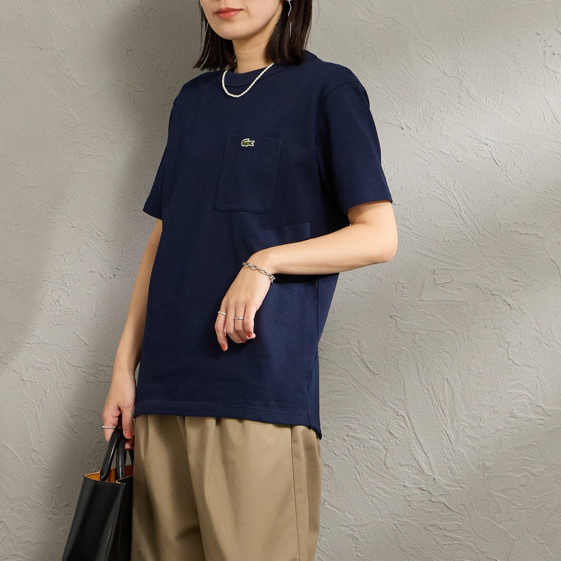 LACOSTE [ラコステ] ワンポイントロゴ 鹿の子ポケットTシャツ [TH4921] 166 NAVY B &&モデル身長：160cm 着用サイズ：2&&