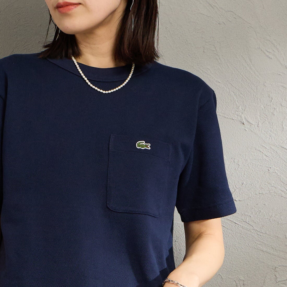 LACOSTE [ラコステ] ワンポイントロゴ 鹿の子ポケットTシャツ [TH4921] 166 NAVY B &&モデル身長：160cm 着用サイズ：2&&
