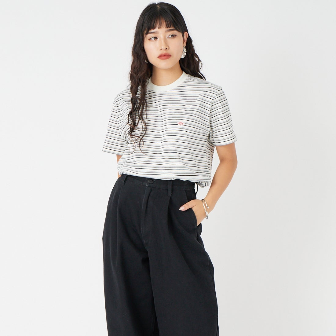 ECR/BLK MT&&モデル身長：162cm 着用サイズ：XS&&