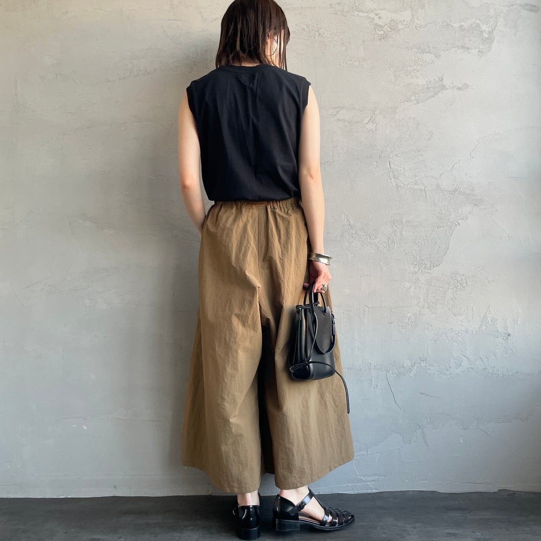GRAMiCCi [グラミチ] ナイロンフレアパンツ [G2SW-SK034] COYOTE &&モデル身長：158cm 着用サイズ：M&&