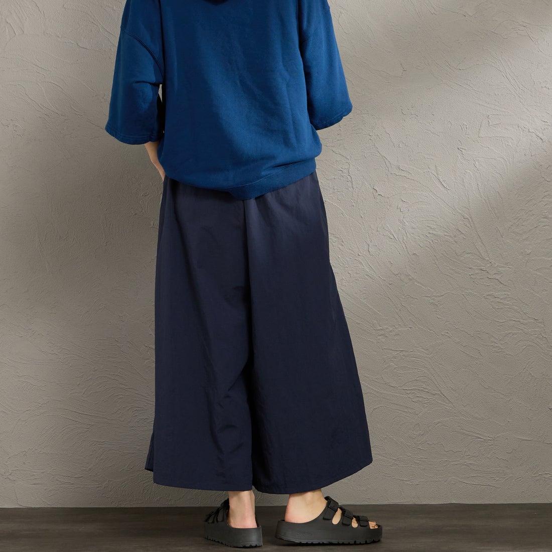 GRAMiCCi [グラミチ] ナイロンフレアパンツ [G2SW-SK034] BRITISH NV &&モデル身長：158cm 着用サイズ：S&&