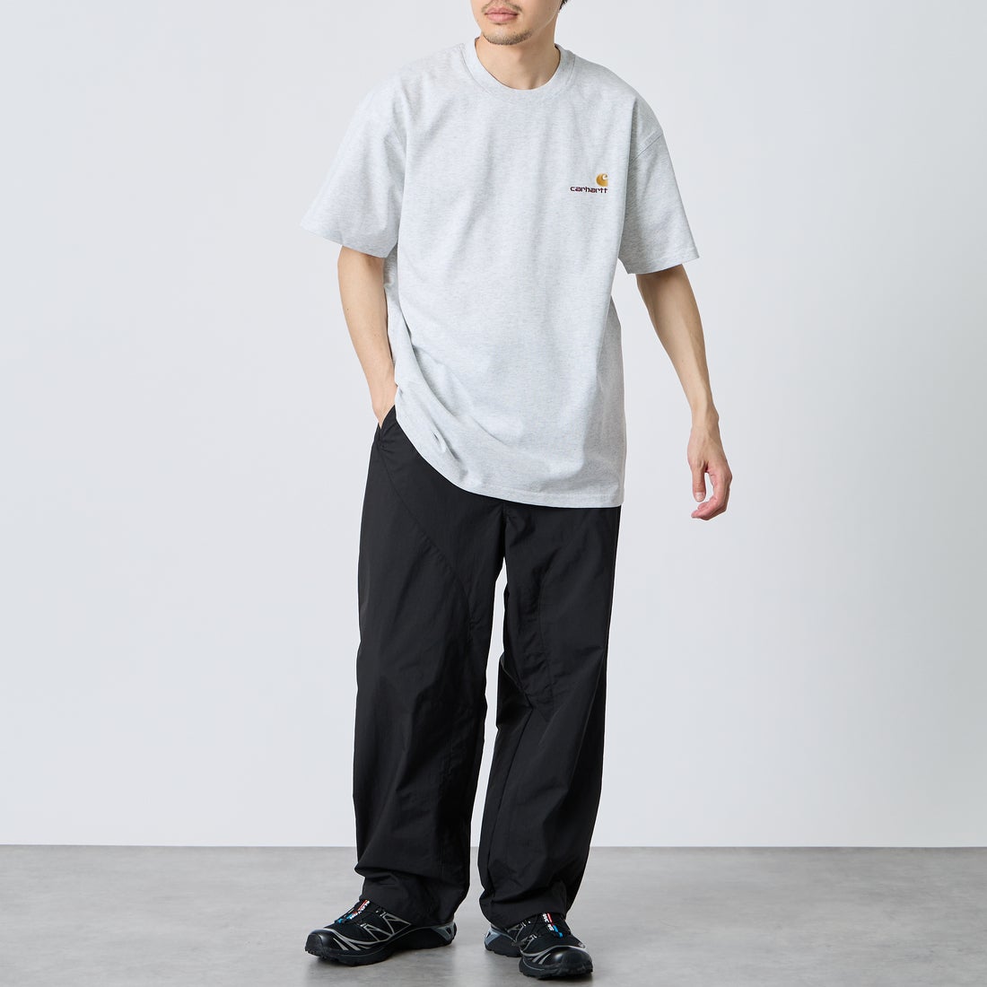 carhartt WIP [カーハートダブリューアイピー] ショートスリーブアメリカンスクリプトTシャツ [I029956] ASH HEATHE &&モデル身長：168cm 着用サイズ：M&&