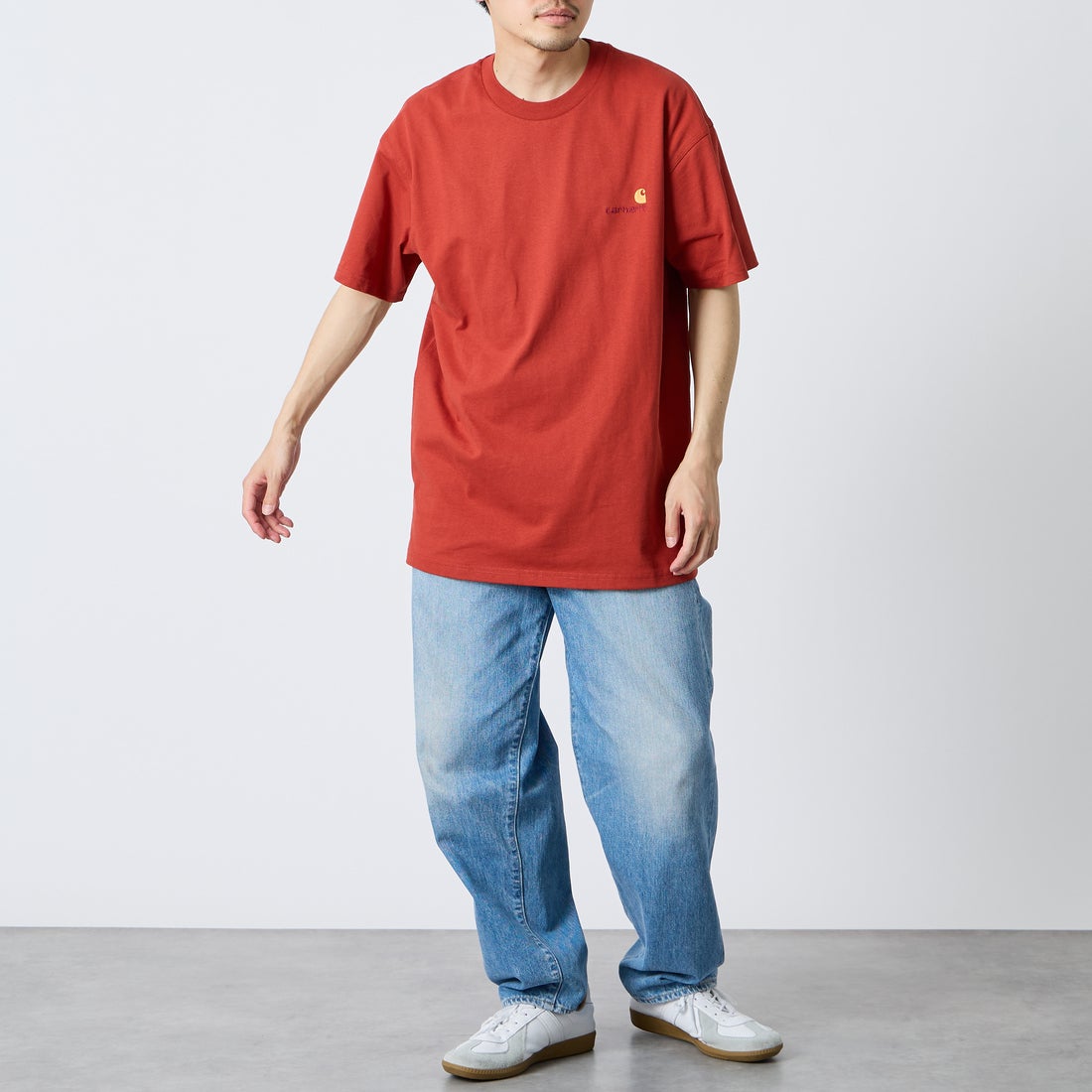 carhartt WIP [カーハートダブリューアイピー] ショートスリーブアメリカンスクリプトTシャツ [I029956] OXIDE RED &&モデル身長：168cm 着用サイズ：M&&