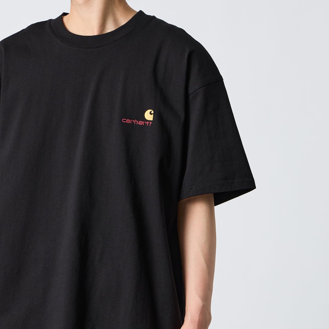 carhartt WIP [カーハートダブリューアイピー] ショートスリーブアメリカンスクリプトTシャツ [I029956] BLACK &&モデル身長：177cm 着用サイズ：XL&&