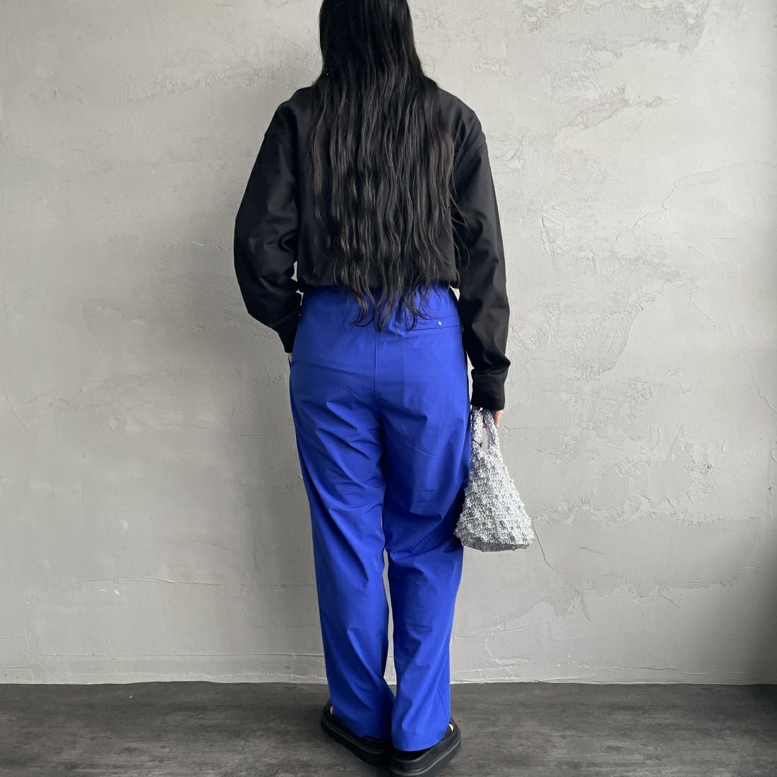 carhartt WIP [カーハートダブリューアイピー] ロングスリーブアメリカンスクリプトTシャツ [I029955] BLACK &&モデル身長：156cm 着用サイズ：S&&