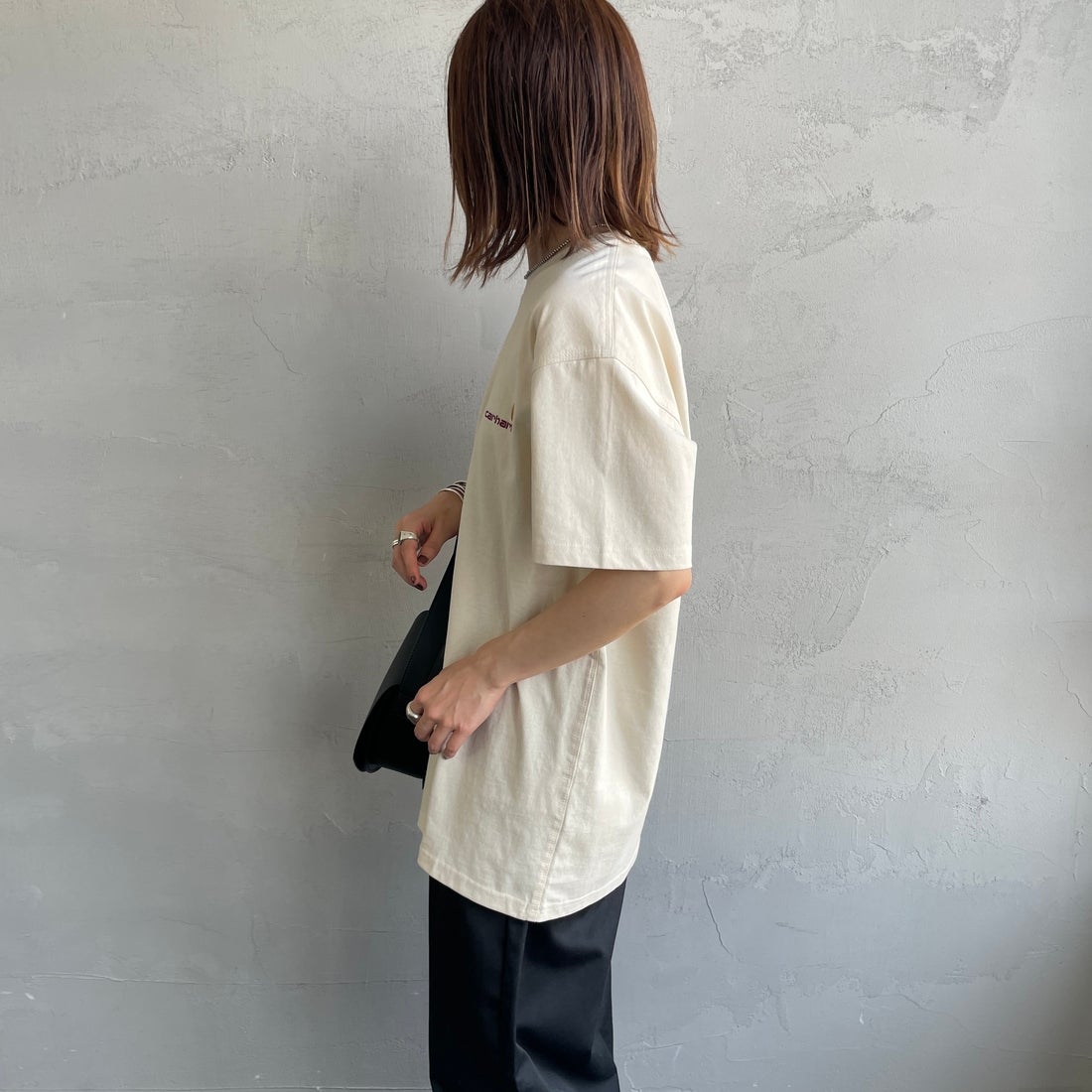 carhartt WIP [カーハートダブリューアイピー] ショートスリーブアメリカンスクリプトTシャツ [I029956] NATURAL &&モデル身長：158cm 着用サイズ：S&&