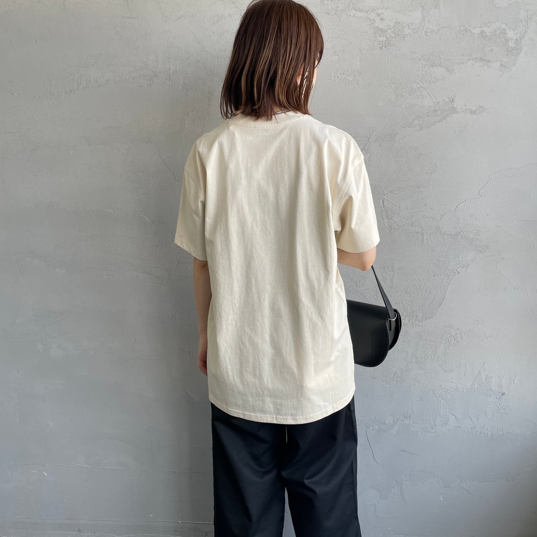 carhartt WIP [カーハートダブリューアイピー] ショートスリーブアメリカンスクリプトTシャツ [I029956] NATURAL &&モデル身長：158cm 着用サイズ：S&&