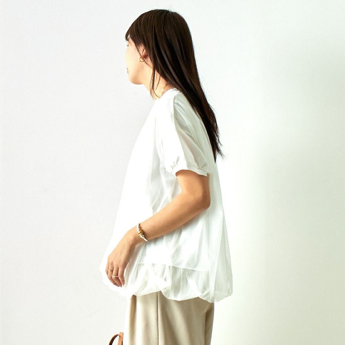 Margaux vintage [マルゴーヴィンテージ] チュールコンビTシャツ [MG-CT-24021-S] OFF WHITE &&モデル身長：167cm 着用サイズ：F&&