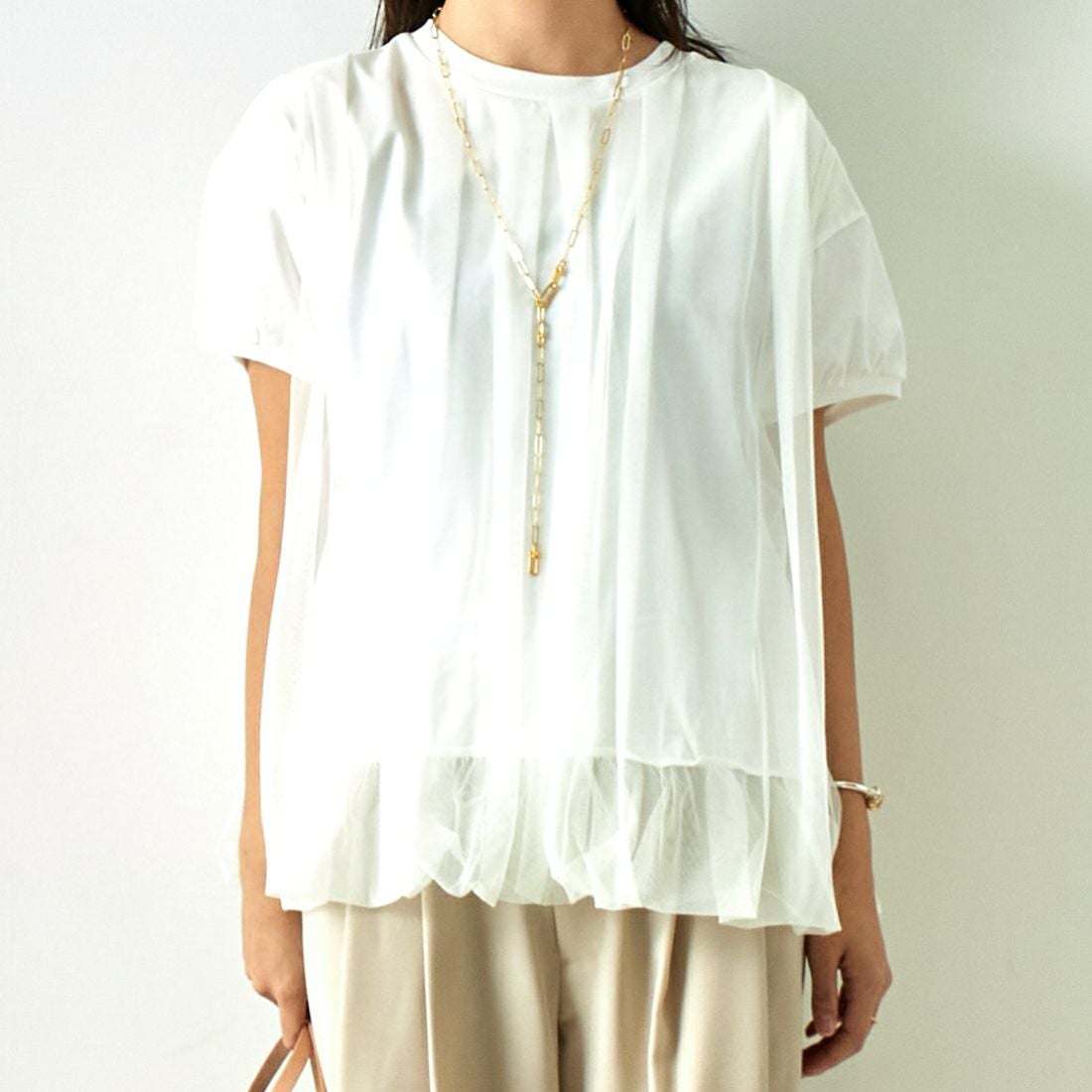 Margaux vintage [マルゴーヴィンテージ] チュールコンビTシャツ [MG-CT-24021-S] OFF WHITE &&モデル身長：167cm 着用サイズ：F&&