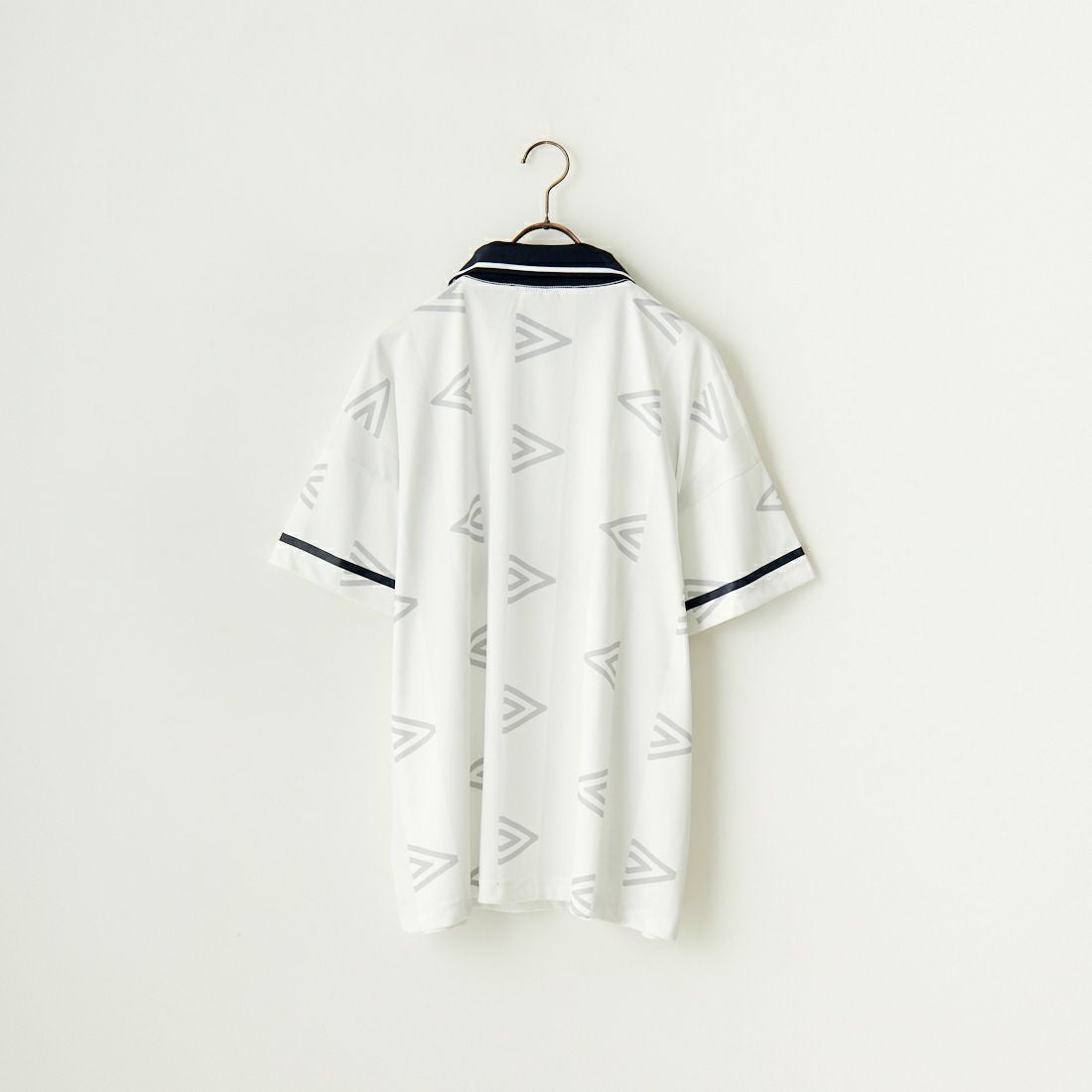 umbro [アンブロ] 別注 総柄プリント ゲームシャツ [UMNK-G0033-JF] WHITE