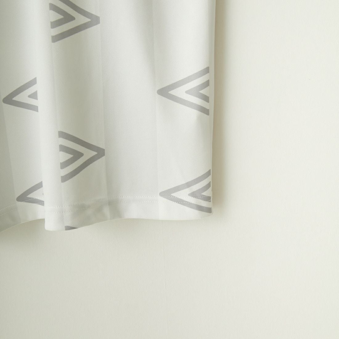 umbro [アンブロ] 別注 総柄プリント ゲームシャツ [UMNK-G0033-JF] WHITE