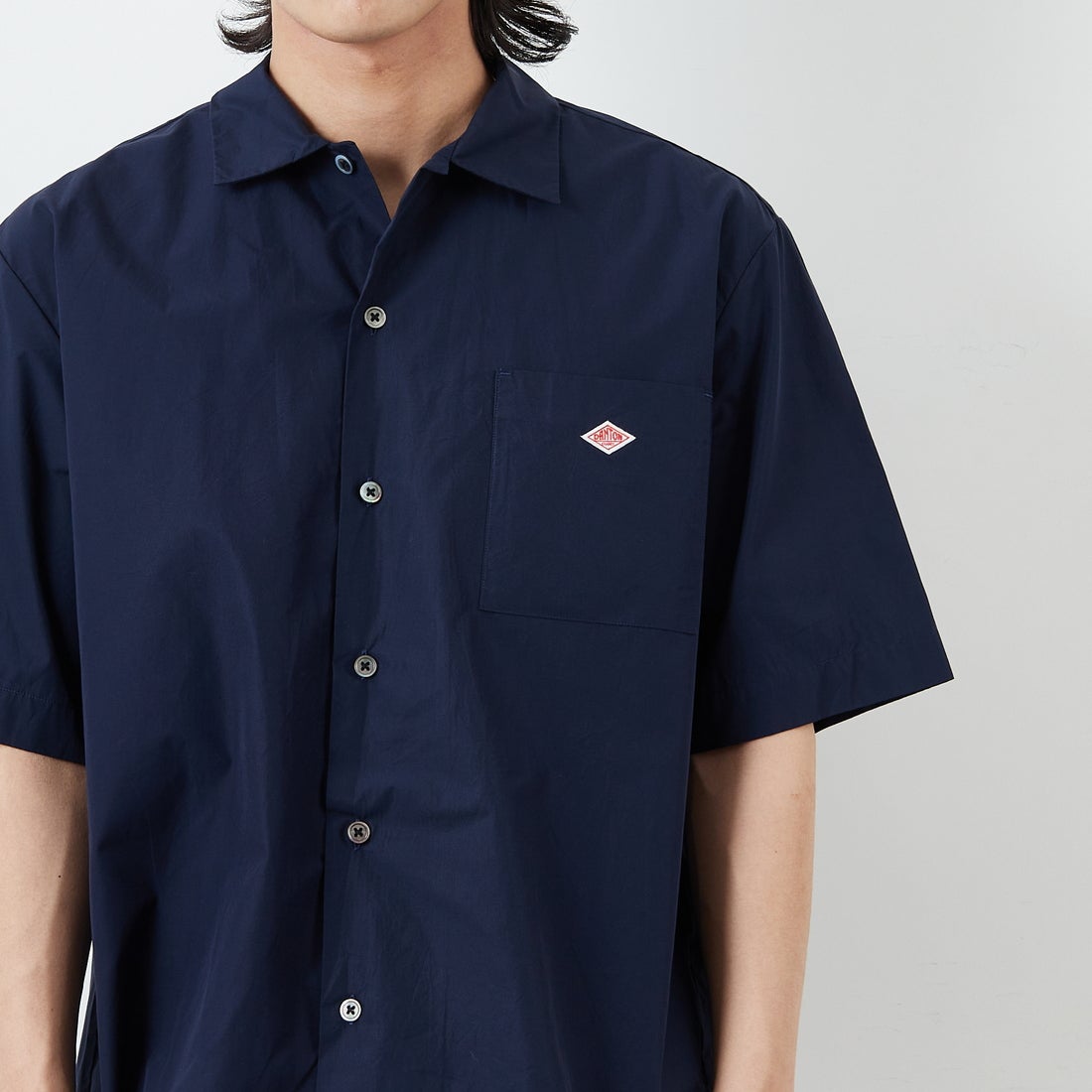 DANTON [ダントン] プレーン ワークシャツ [DT-B0049CPL] NAVY &&モデル身長：179cm 着用サイズ：42&&