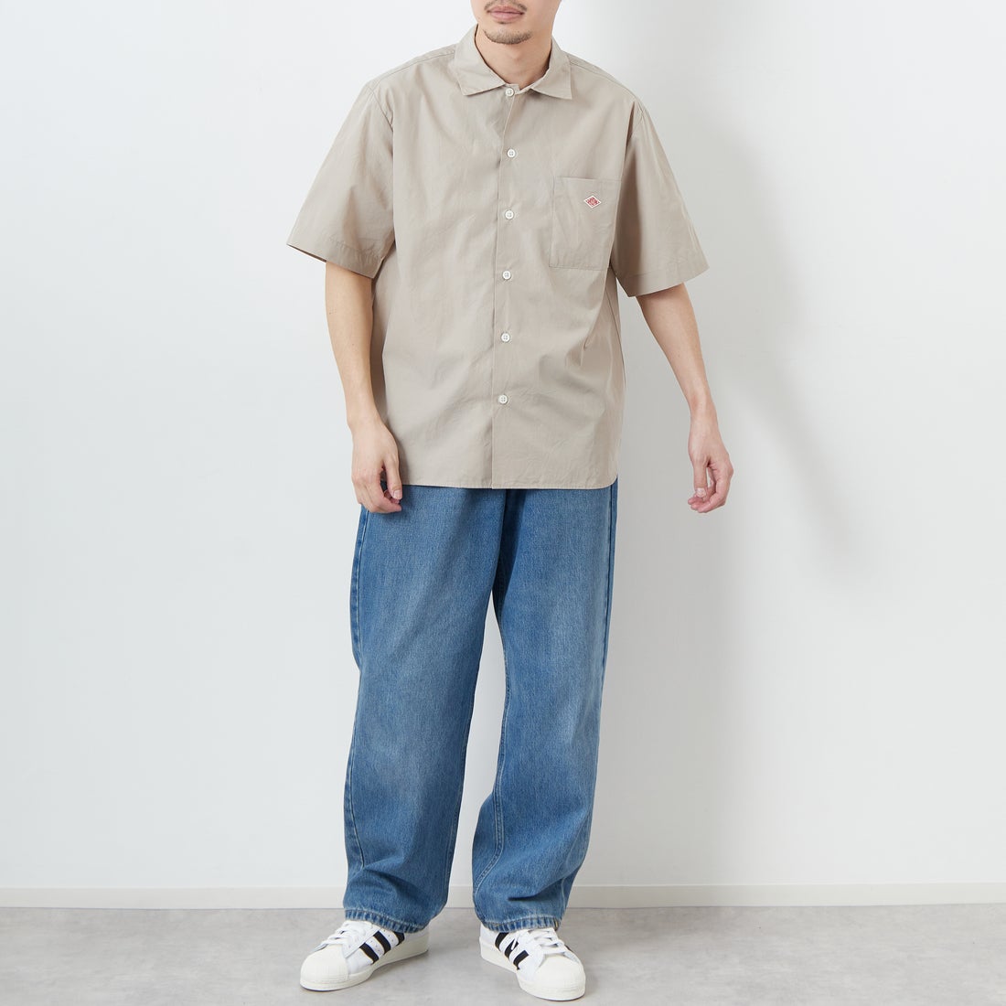 DANTON [ダントン] プレーン ワークシャツ [DT-B0049CPL] GREIGE &&モデル身長：168cm 着用サイズ：38&&