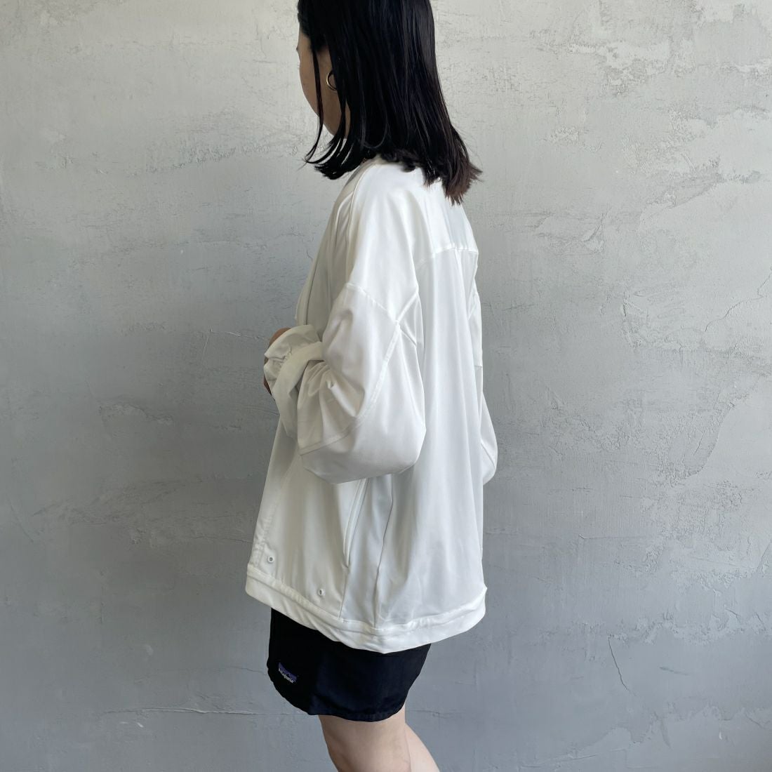 Jeans Factory Clothes [ジーンズファクトリークローズ] ラッシュガードVネックカーディガン [IN1-CST-4] WHITE &&モデル身長：163cm 着用サイズ：S&&