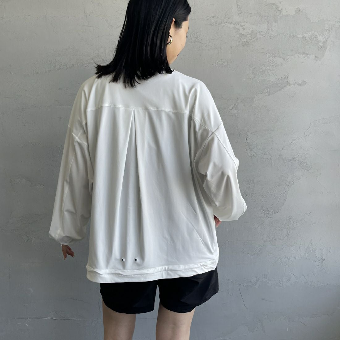 Jeans Factory Clothes [ジーンズファクトリークローズ] ラッシュガードVネックカーディガン [IN1-CST-4] WHITE &&モデル身長：163cm 着用サイズ：S&&