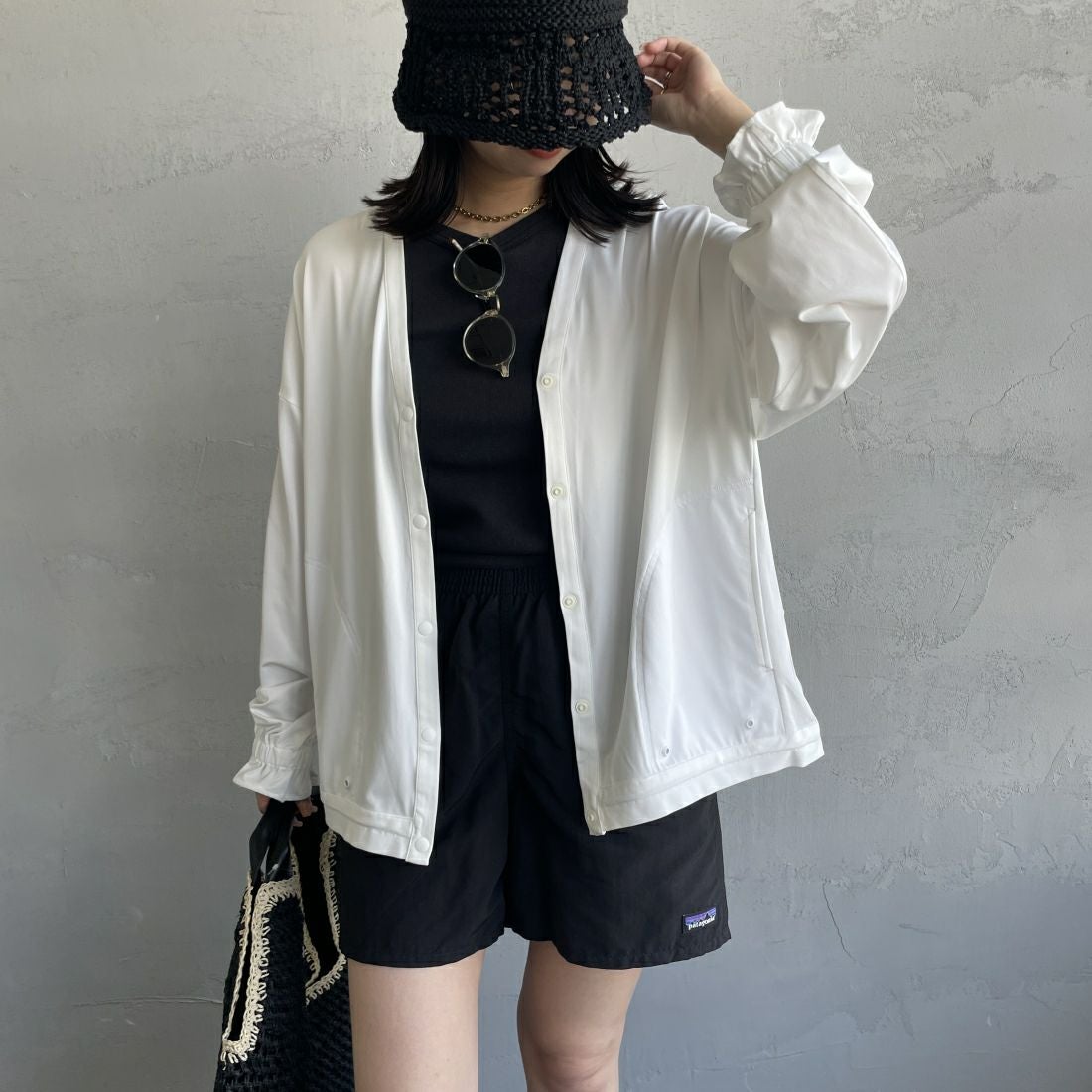 Jeans Factory Clothes [ジーンズファクトリークローズ] ラッシュガードVネックカーディガン [IN1-CST-4] WHITE &&モデル身長：163cm 着用サイズ：M&&