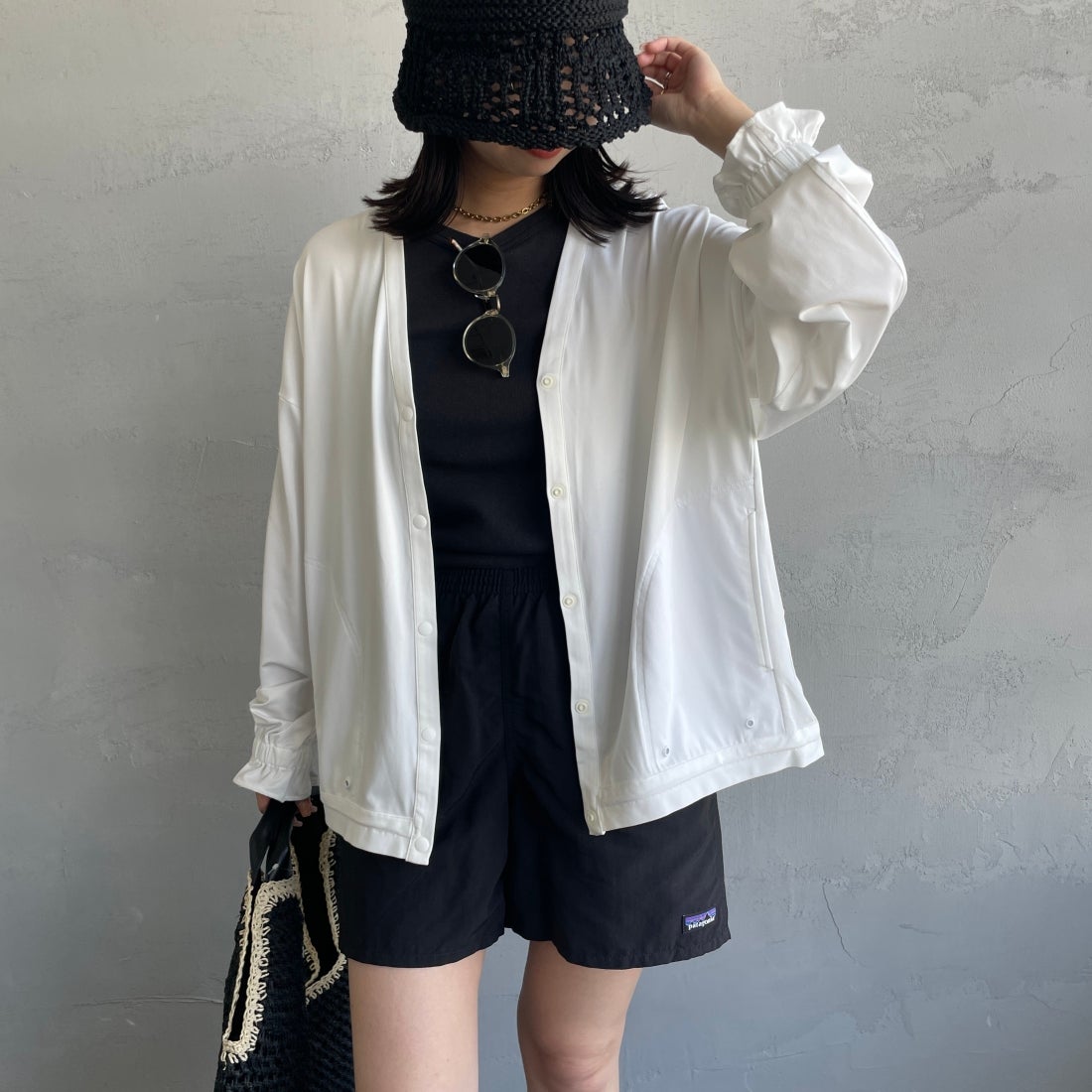 Jeans Factory Clothes [ジーンズファクトリークローズ] ラッシュガードVネックカーディガン [IN1-CST-4] WHITE &&モデル身長：163cm 着用サイズ：M&&