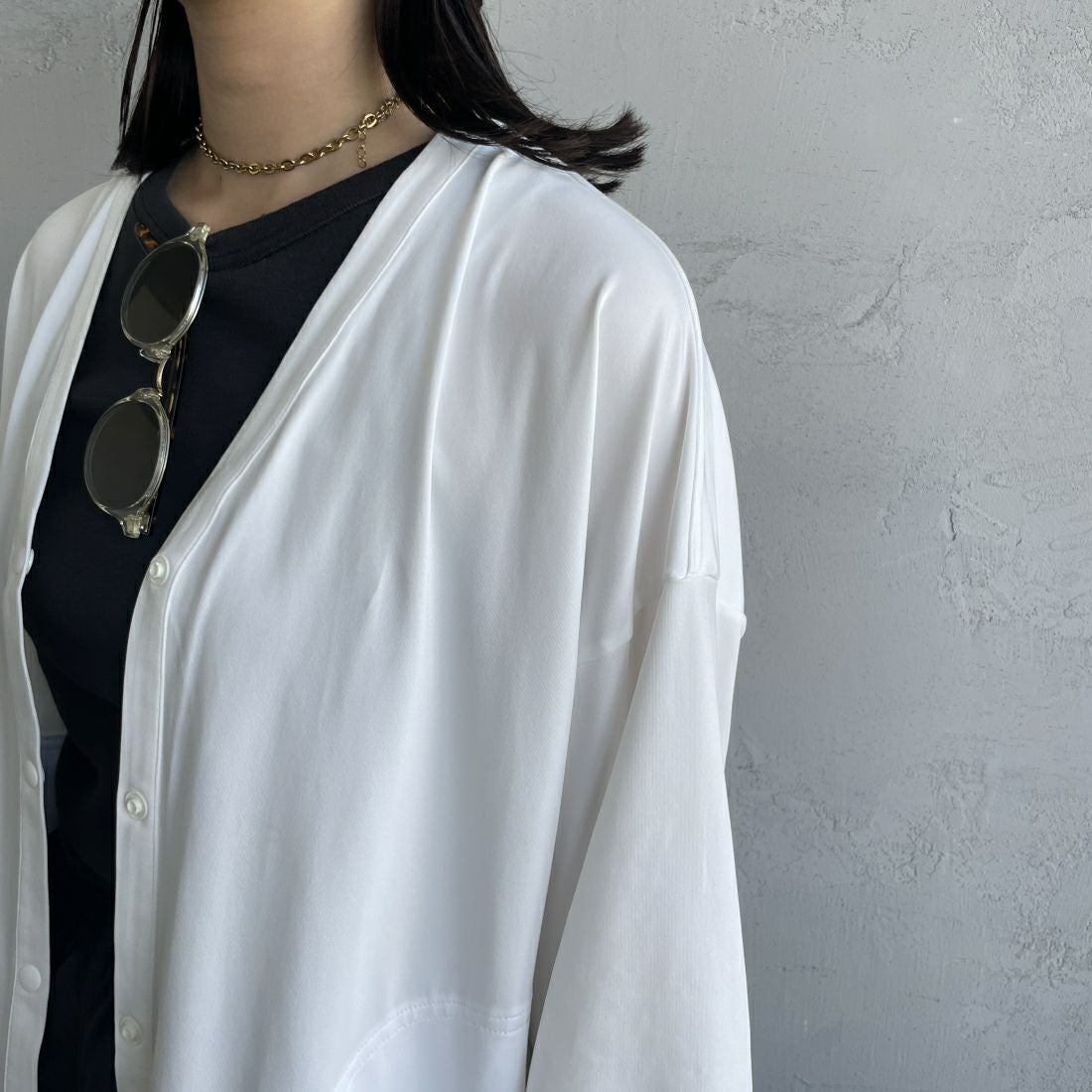 Jeans Factory Clothes [ジーンズファクトリークローズ] ラッシュガードVネックカーディガン [IN1-CST-4] WHITE &&モデル身長：163cm 着用サイズ：M&&