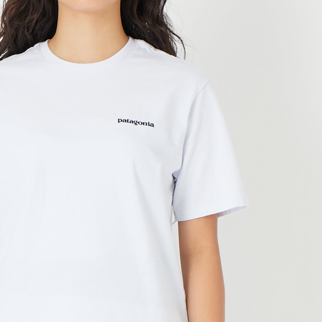 patagonia [パタゴニア] メンズ P-6ロゴ レスポンシビリティーTシャツ [38504] WHI &&モデル身長：162cm 着用サイズ：XS&&