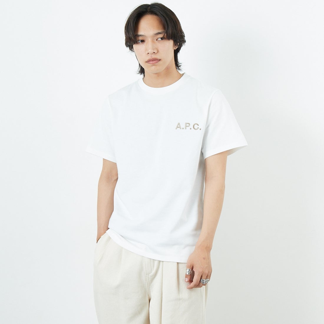 a.p.c. 刺繍Tシャツ Standard APC 刺繍入りTシャツ｜UNISEXE / T-SHIRTS｜A.P.C.