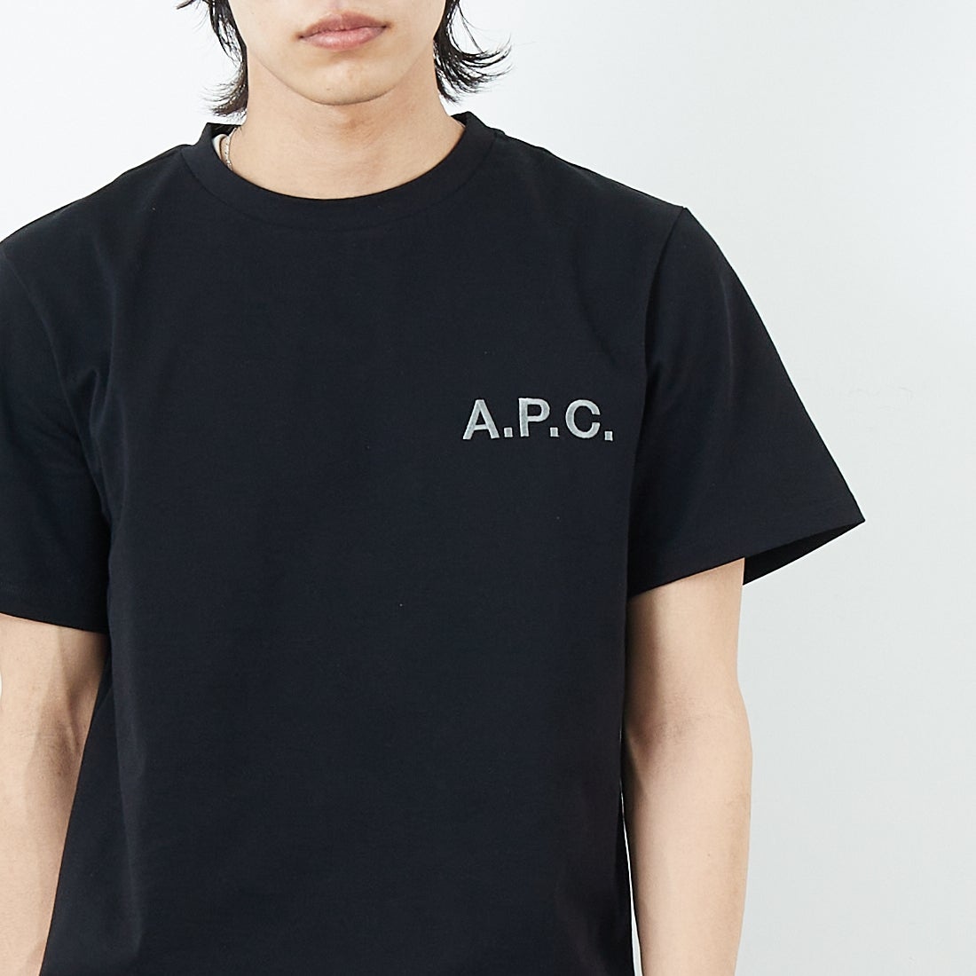 A.P.C. [アー・ペー・セー] 別注 ロゴ刺繍Tシャツ [BRODE-LOGO-JF] BLK/GRY
