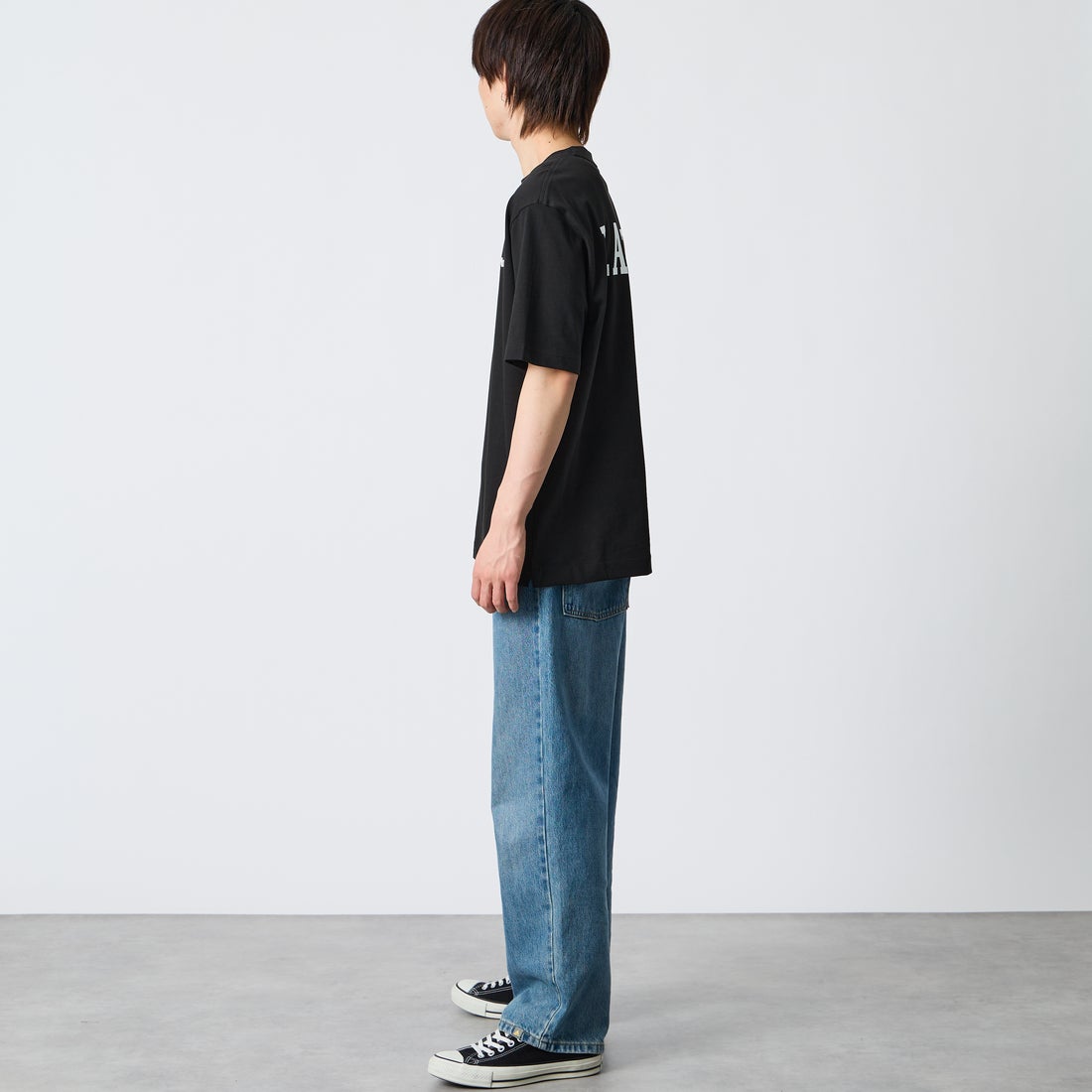 LACOSTE [ラコステ] バックプリントベーシックTシャツ [TH4705] 031 BLACK &&モデル身長：177cm 着用サイズ：4&&
