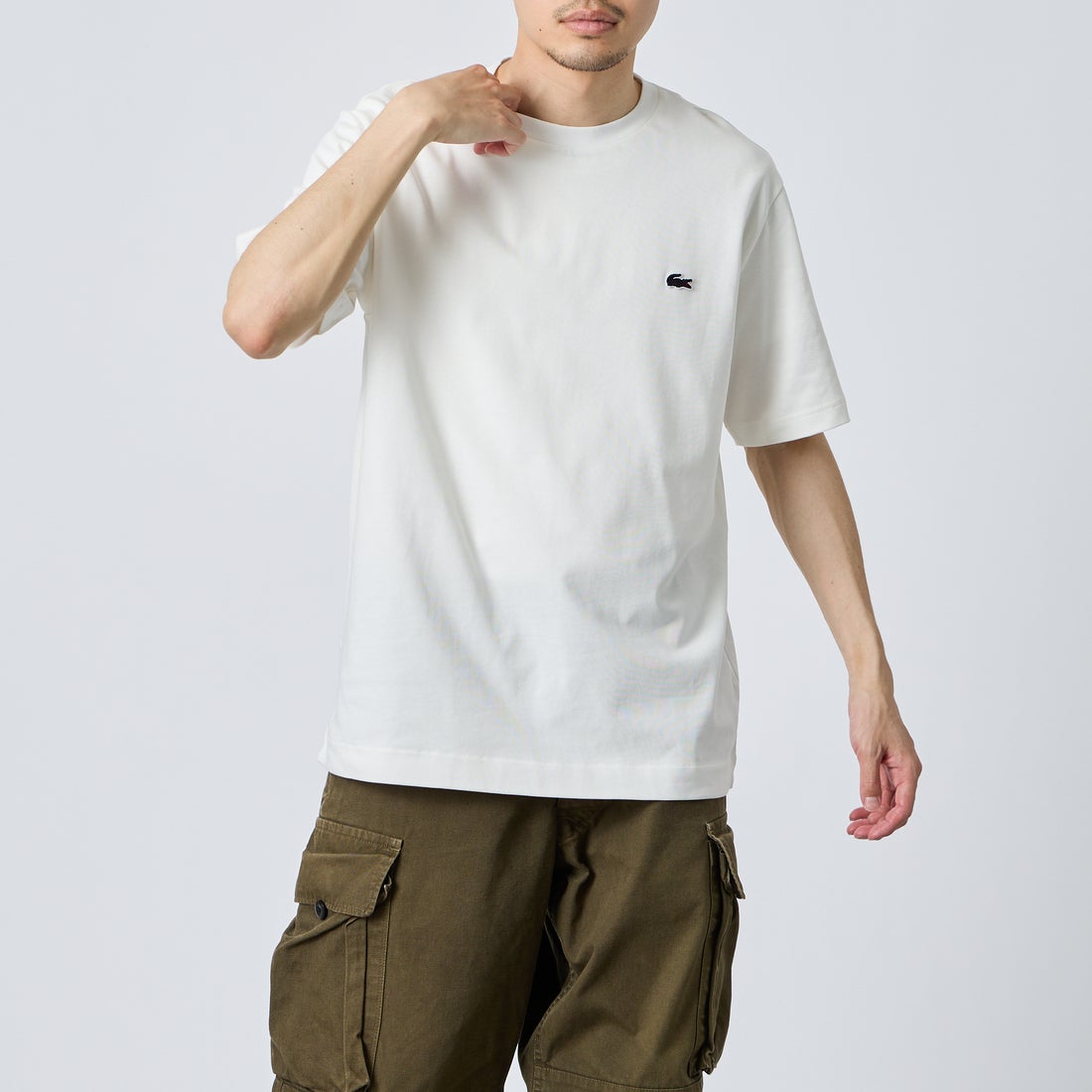 LACOSTE [ラコステ] バックプリントベーシックTシャツ [TH4705] 70V WHITE &&モデル身長：168cm 着用サイズ：3&&