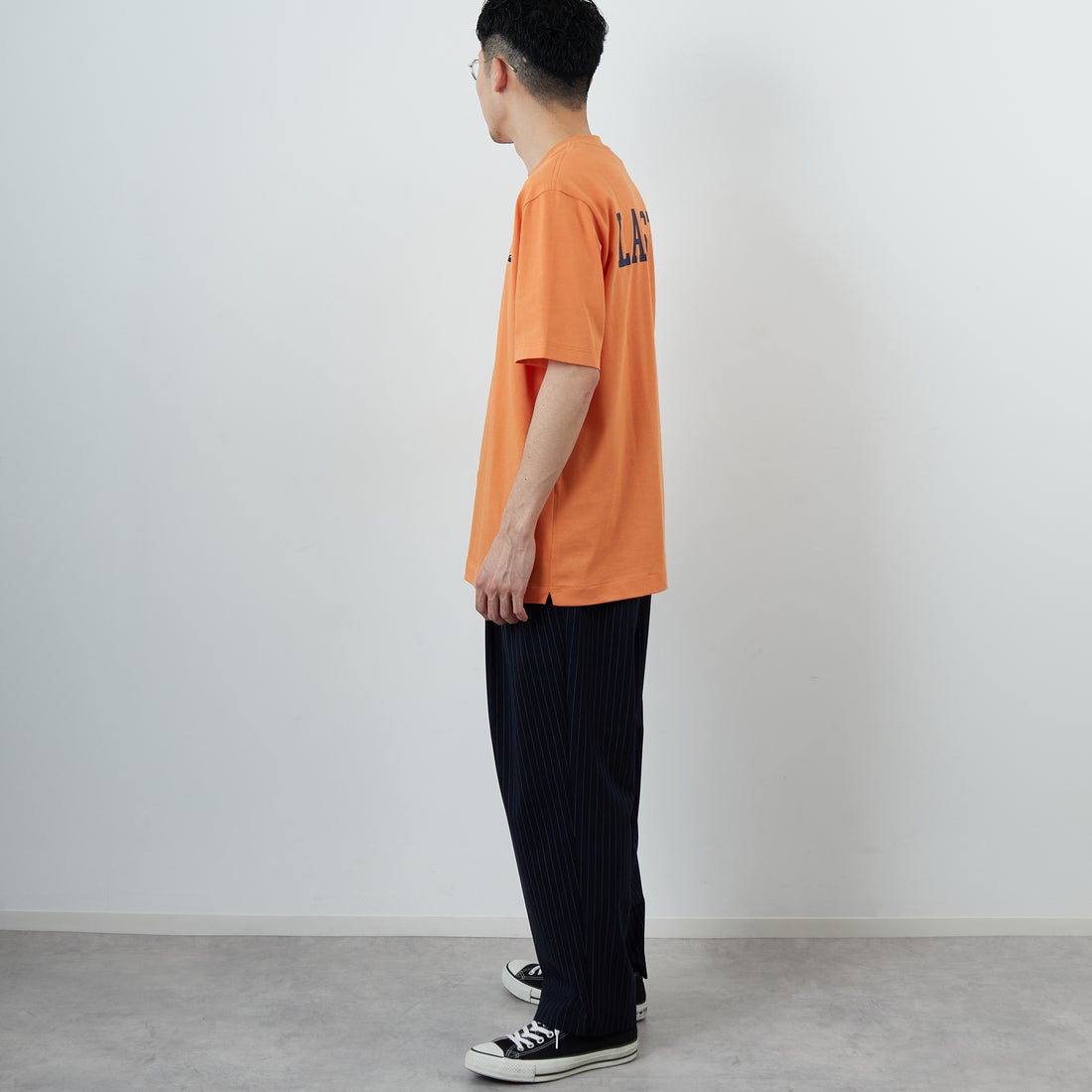 LACOSTE [ラコステ] バックプリントベーシックTシャツ [TH4705] IY0 BLOSSO &&モデル身長：168cm 着用サイズ：4&&