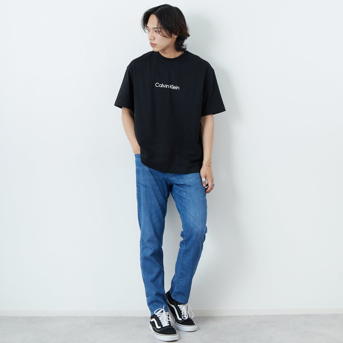 Calvin Klein [カルバンクライン] スタンダード リラックスクルーネックTシャツ [40HM228] UB1 &&モデル身長：179cm 着用サイズ：M&&