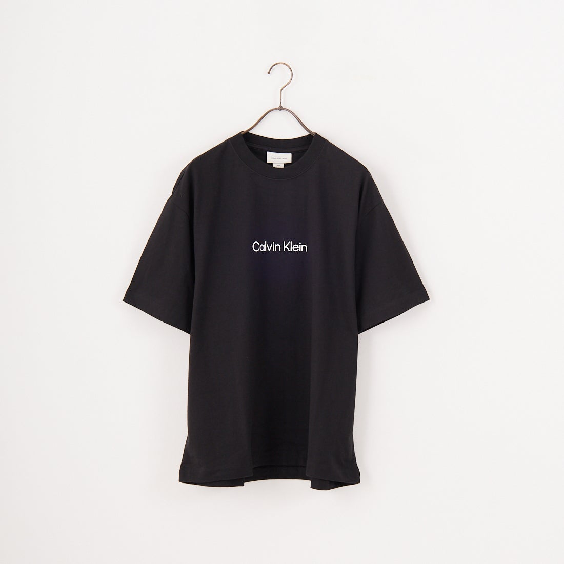 Calvin Klein [カルバンクライン] スタンダード リラックスクルーネックTシャツ [40HM228] YAA &&モデル身長：173cm 着用サイズ：M&&