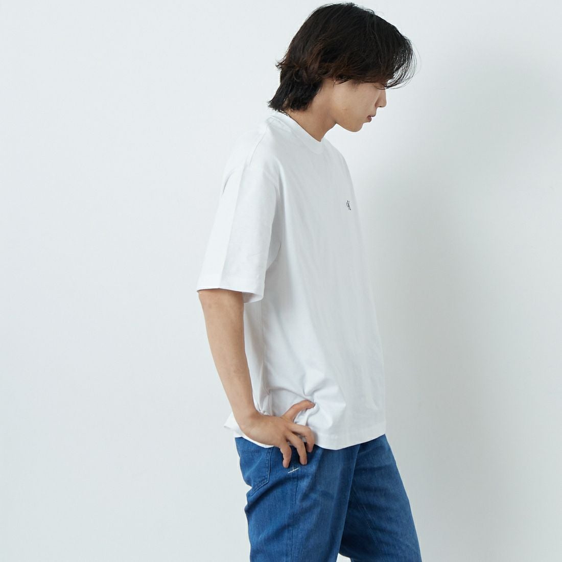 Calvin Klein [カルバンクライン] アーカイブ リラックスクルーネックTシャツ [40HM229] YAA &&モデル身長：179cm 着用サイズ：M&&