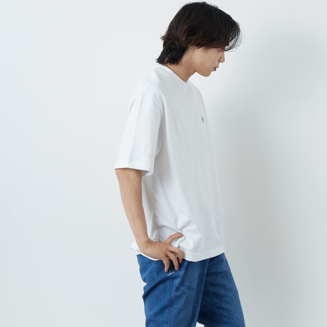 Calvin Klein [カルバンクライン] アーカイブ リラックスクルーネックTシャツ [40HM229] YAA &&モデル身長：179cm 着用サイズ：M&&