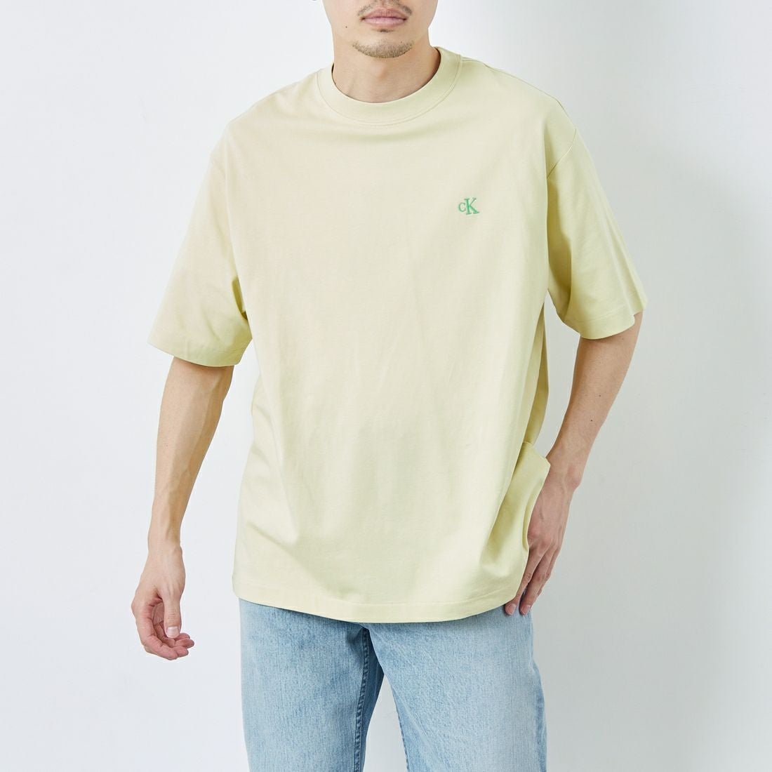 Calvin Klein [カルバンクライン] アーカイブ リラックスクルーネックTシャツ [40HM229] YAA &&モデル身長：168cm 着用サイズ：S&&