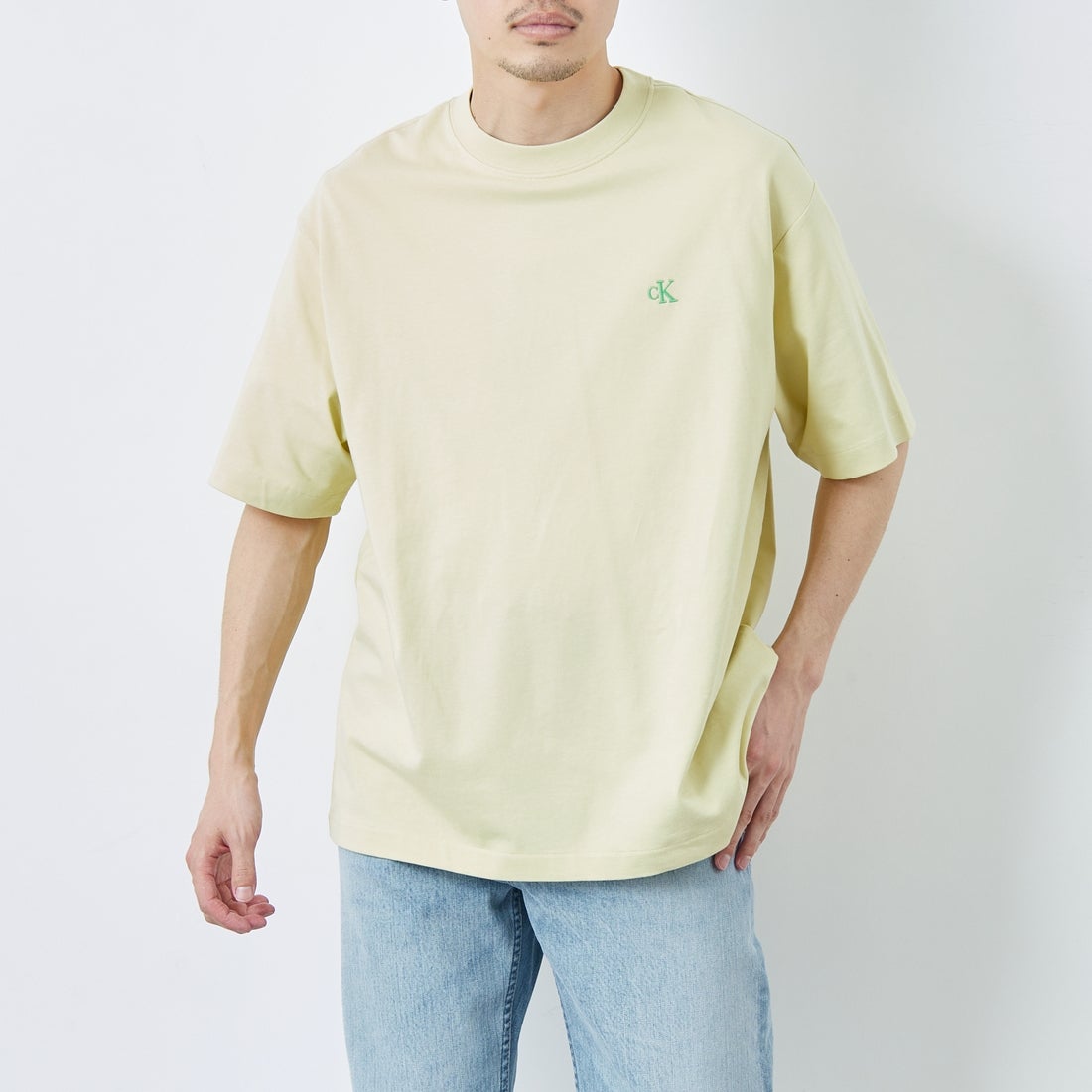 Calvin Klein [カルバンクライン] アーカイブ リラックスクルーネックTシャツ [40HM229] YAA &&モデル身長：168cm 着用サイズ：S&&