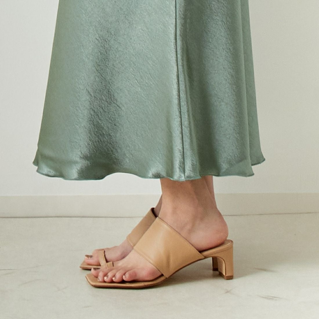 dolly-sean [ドリーシーン] クレーターサテン バイヤスフレアスカート [M-8110] 720 ｸﾞﾘｰﾝ