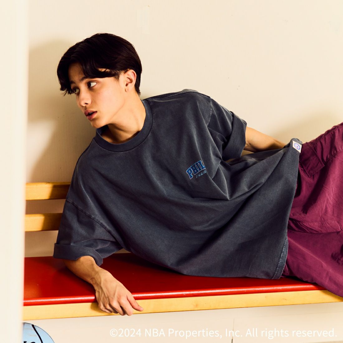 OFF THE COURT BY NBA [オフ ザ コート バイ エヌビーエー] 別注 チームTシャツ [JF-24SS-002-JF] NVY 76ERS