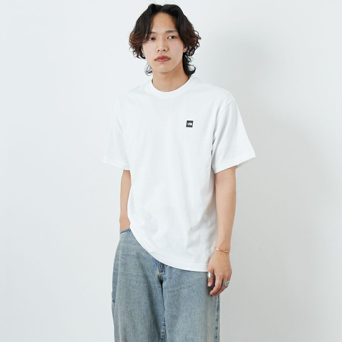 THE NORTH FACE [ザ ノースフェイス] ショートスリーブ スモールボックスロゴTシャツ [NT32445 ] W &&モデル身長：179cm 着用サイズ：L&&
