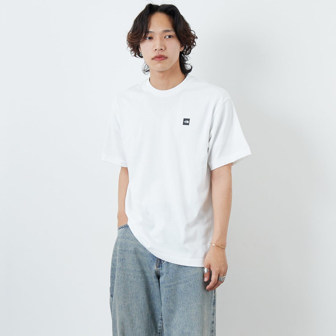 THE NORTH FACE [ザ ノースフェイス] ショートスリーブ スモールボックスロゴTシャツ [NT32445 ] W &&モデル身長：179cm 着用サイズ：L&&